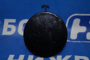 Запчасть заглушка буксировочного крюка передняя правая Geely Emgrand 2013