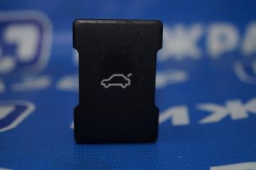 Запчасть кнопка открывания багажника Geely Emgrand 2013