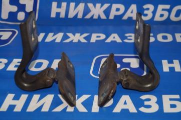 Петля двери багажника Opel Astra J 2010 Б/У Петля двери багажника Opel Astra J 2010