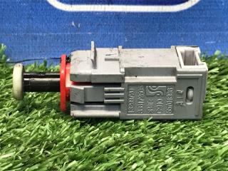 Запчасть датчик включения стопсигнала Opel Zafira 2011