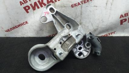 Кронштейн балки передний правый AUDI A4 B7 2006