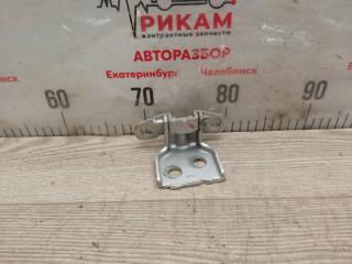 Запчасть петля дверная правая RENAULT SANDERO 2013