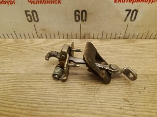 Запчасть ограничитель двери передний правый RENAULT SANDERO 2013