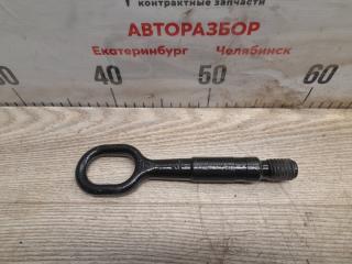 Буксировочный крюк AUDI Q5 2013