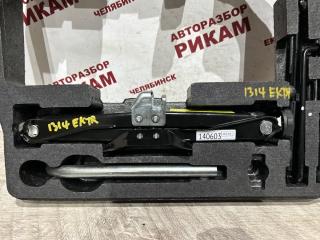 Домкрат A4 B8 2011 8K2 CDNC