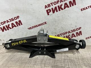 Домкрат A4 B8 2011 8K2 CDNC