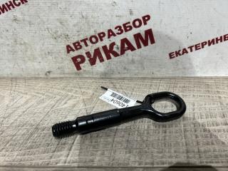 Буксировочный крюк AUDI A4 B8 2011