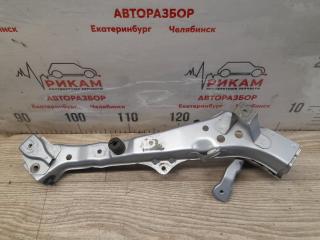 Рамка радиатора правая TOYOTA COROLLA 2009