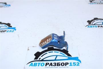 Запчасть петли дверные передние правые MAZDA 3 2003-2008