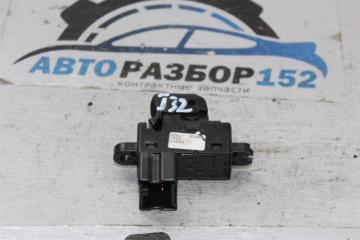 Запчасть кнопка стеклоподъемника задняя левая Nissan Teana 2008-2012