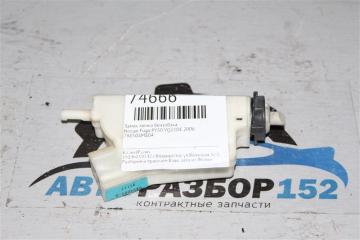 Запчасть замок лючка бензобака Infiniti M35