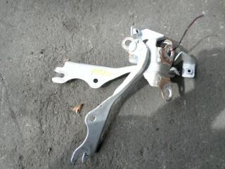 Запчасть петля капота правая MAZDA PREMACY