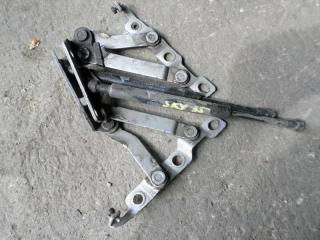 Петля крышки багажника правая NISSAN SKYLINE