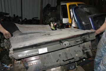Запчасть крышка багажника TOYOTA LEVIN