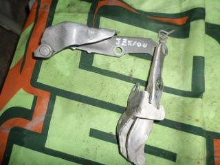 Петля капота передняя правая TOYOTA MARK II