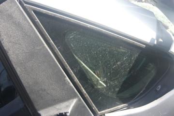 Форточка кузова передняя правая TOYOTA RACTIS