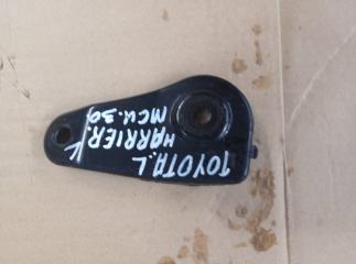 Кронштейн левый TOYOTA HARRIER 2005