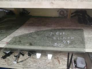 Стекло двери переднее правое MAZDA DEMIO контрактная Стекло двери переднее правое MAZDA DEMIO