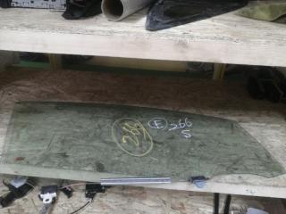 Стекло двери переднее правое TOYOTA PRIUS контрактная Стекло двери переднее правое TOYOTA PRIUS