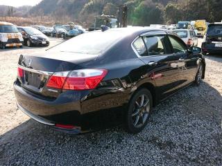 Стекло заднее HONDA ACCORD 2013