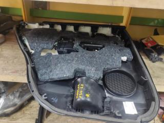 Обшивка дверей задняя правая TOYOTA HARRIER