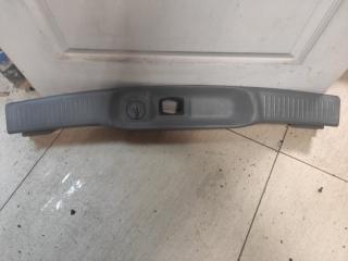 Накладка замка багажника NISSAN PRESAGE