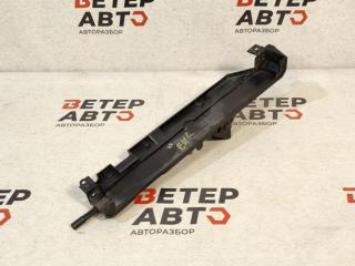 Фото запчасти кронштейн радиатора левый Land Rover Range Rover Sport 2011 контрактная запчасть Запчасть кронштейн радиатора левый Land Rover Range Rover Sport 2011