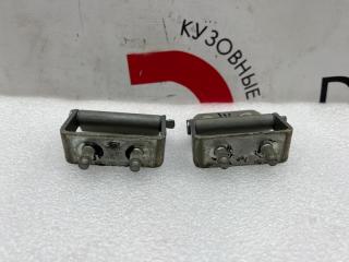 Запчасть петли крышки багажника Nissan Qashqai 2013-2022