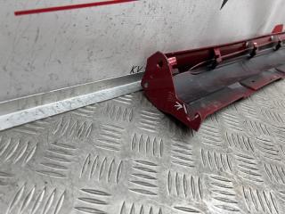 Накладка порога правая E5 2021-2024 1