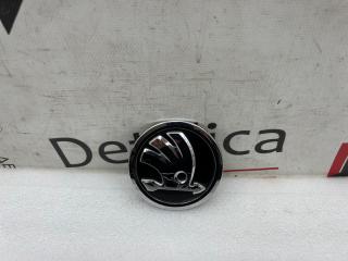 Запчасть эмблема задняя Skoda Kodiaq 2016-2024