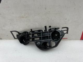 Запчасть кронштейн бампера передний правый Toyota Camry 2017-2024