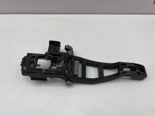 Запчасть кронштейн ручки задний правый Ford Focus 2004-2011