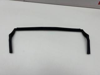 Запчасть уплотнитель капота Nissan Patrol 2010-2020