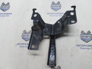 Кронштейн замка капота Mazda3 2010 BL LF-VDS Кронштейн замка капота Mazda3 2010 BL LF-VDS