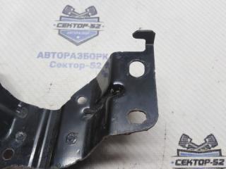 Кронштейн замка капота Mazda3 2010 BL LF-VDS Кронштейн замка капота Mazda3 2010 BL LF-VDS