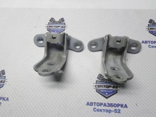 Петля двери передняя правая Kia Sportage 2009