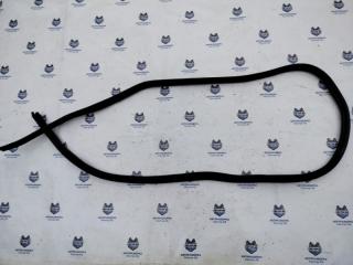 Уплотнитель крышки багажника Renault Sandero 2009