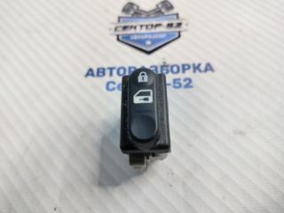 Кнопка центрального замка Nissan Qashqai 2010