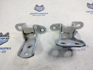 Запчасть петля двери передняя правая Toyota RAV4 2010