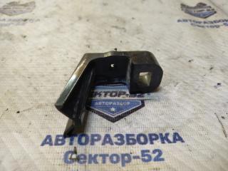 Кронштейн накладки крышки багажника Toyota RAV4 2010