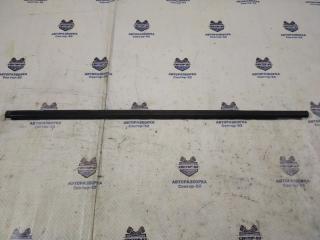 Уплотнитель стекла двери задний левый Nissan Qashqai+2 2013