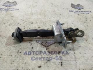 Ограничитель двери передний Subaru Forester 2007