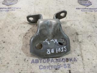 Запчасть петля двери передняя правая Subaru Forester 2007