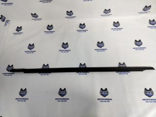 Уплотнитель стекла двери передний правый Hyundai IX35 2011