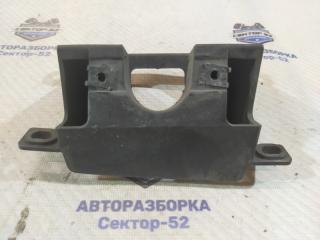 Кронштейн форсунки омывателя фары левый Volkswagen Touareg 2003