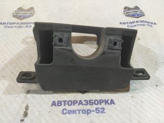 Кронштейн форсунки омывателя фары правый Volkswagen Touareg 2003