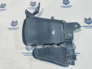 Пыльник двигателя правый Renault Sandero 2009