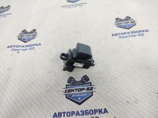 Кнопка стеклоподъемника Nissan Qashqai+2 2009