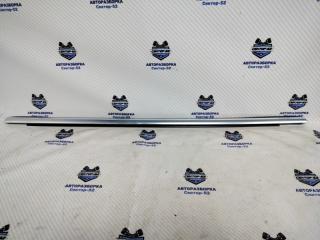 Уплотнитель стекла двери задний левый Ford Focus 2011