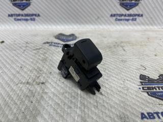 Фото запчасти кнопка стеклоподъемника задняя правая Nissan Qashqai 2009 контрактная запчасть Запчасть кнопка стеклоподъемника задняя правая Nissan Qashqai 2009